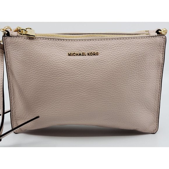 Michael Kors Handbags - New Michael Kors Large Pebbled Leather